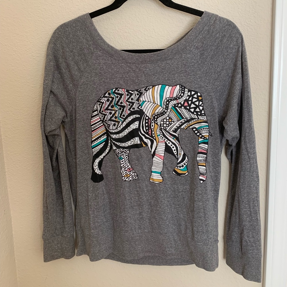 Gray elephant sweater w/ a pop of color